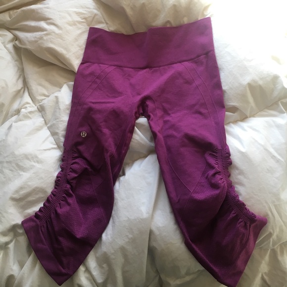 Cropped lululemon leggings - Picture 2 of 5